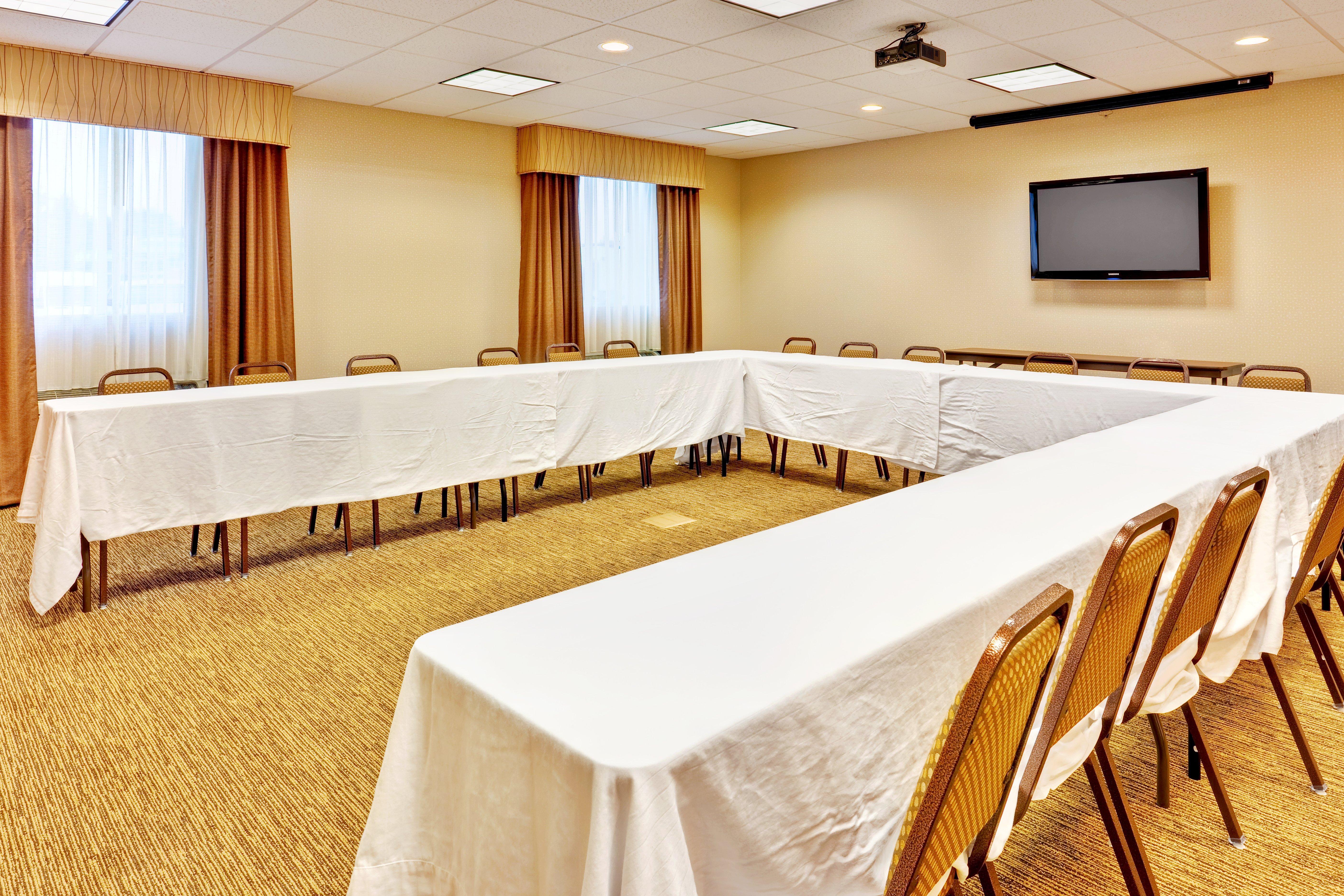 Holiday Inn Express Hotel & Suites Byram By Ihg Buitenkant foto