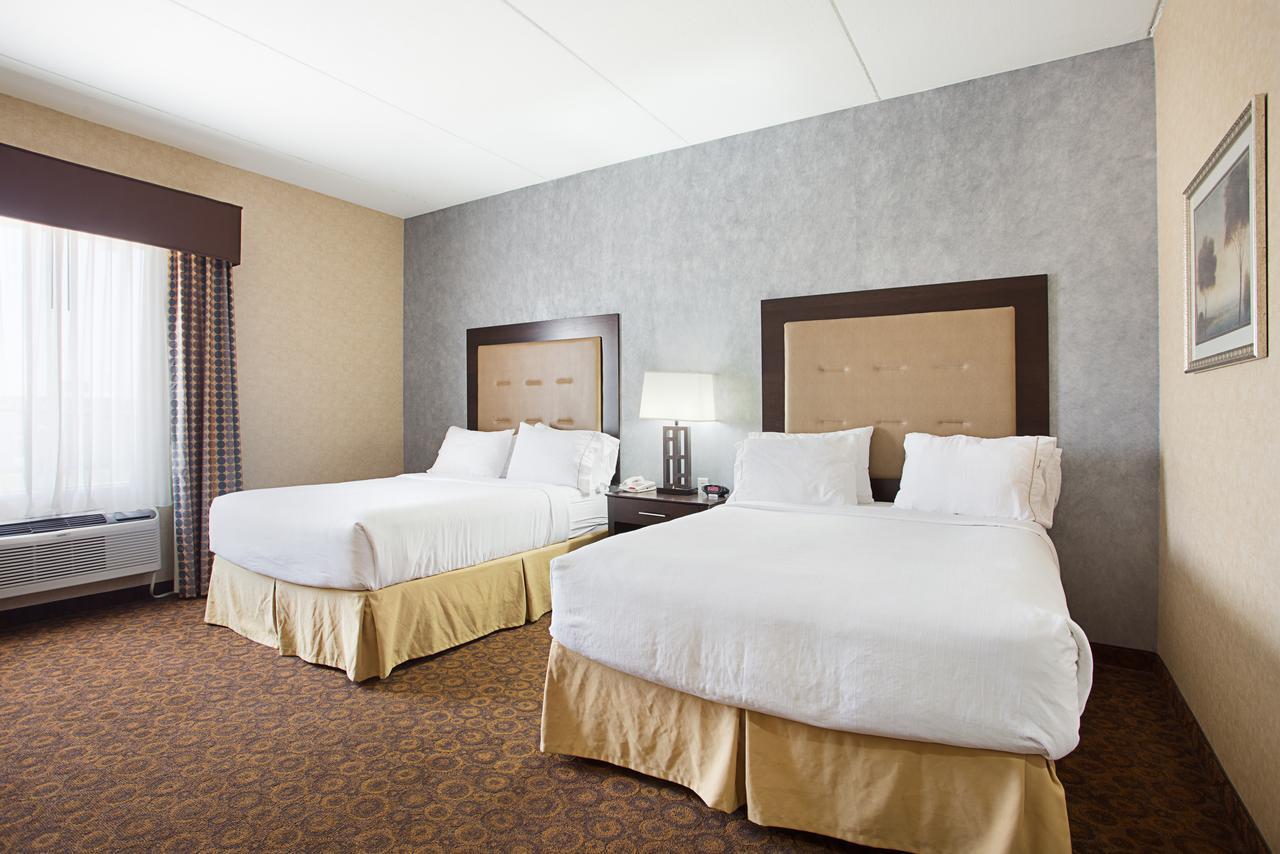 Holiday Inn Express Hotel & Suites Byram By Ihg Buitenkant foto