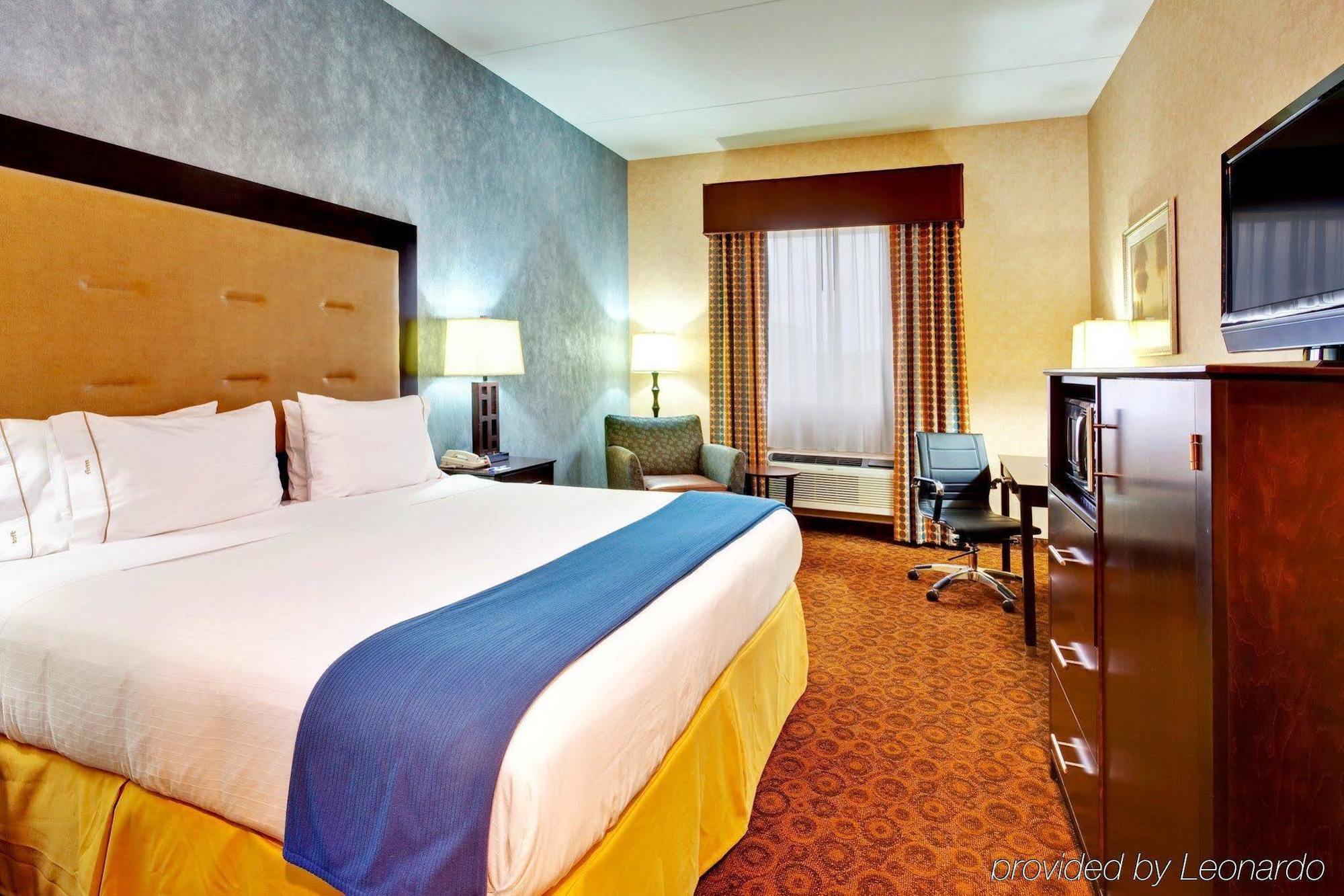 Holiday Inn Express Hotel & Suites Byram By Ihg Buitenkant foto